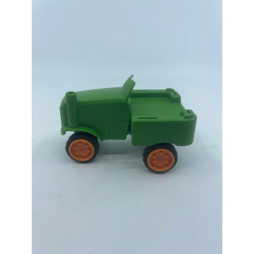 SmartMax My First Farm Tractor Magnetic Building Set Green Horses Fences Farmer